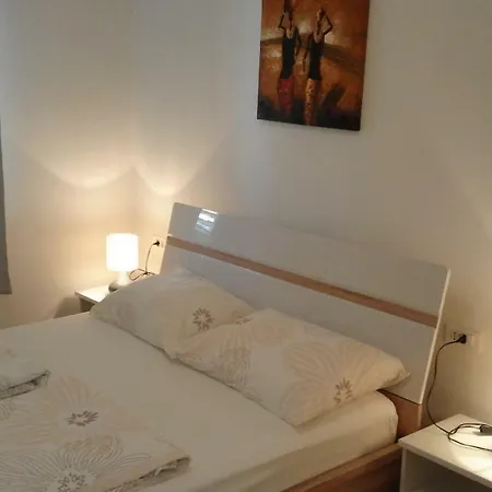 Mladen Apartment *